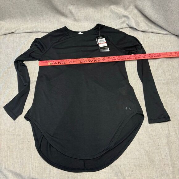 Under Armour Women’s Pindot Open Back Long Sleeve Shirt Long Hem Size XS NWT - Picture 10 of 11